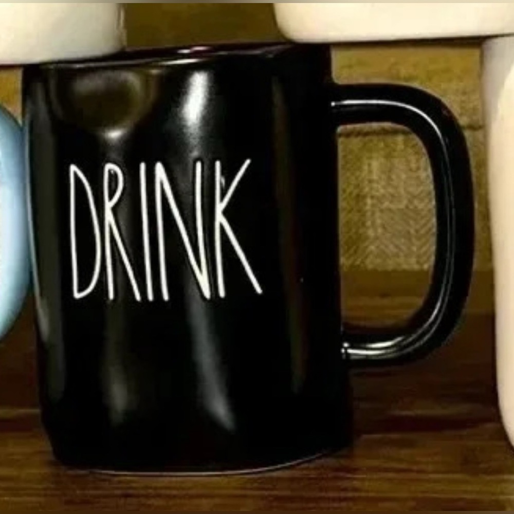 NWT RAE DUNN CERAMIC MUG/CUP FOR COFFEE/TEA IN MATTE BLACK “DRINK”